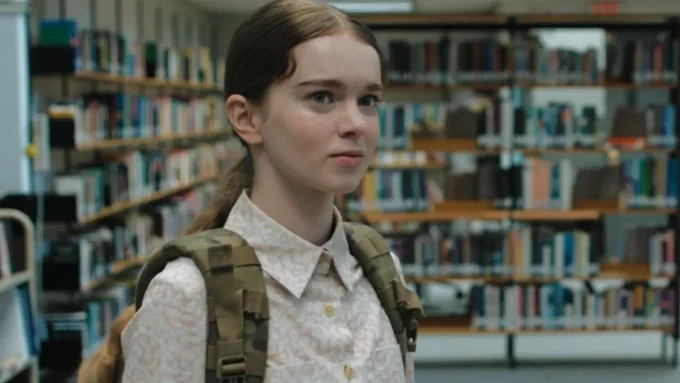 Mike Flanagan’s ‘Carrie’ Scene References Banned Books In Schools