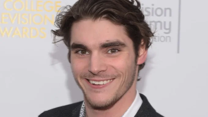RJ Mitte, Walter White Jr. On ‘Breaking Bad,’ Dies At 34
